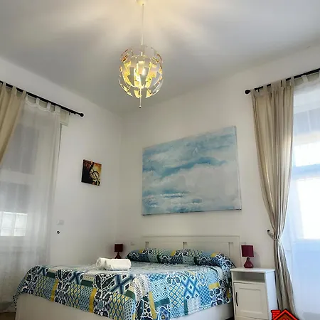 La Maddalena Guest house *